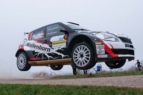 Wallenwein/Kopczyk flyver langt i deres Skoda Fabia S2000.
(Foto: bjohansson.dk)
